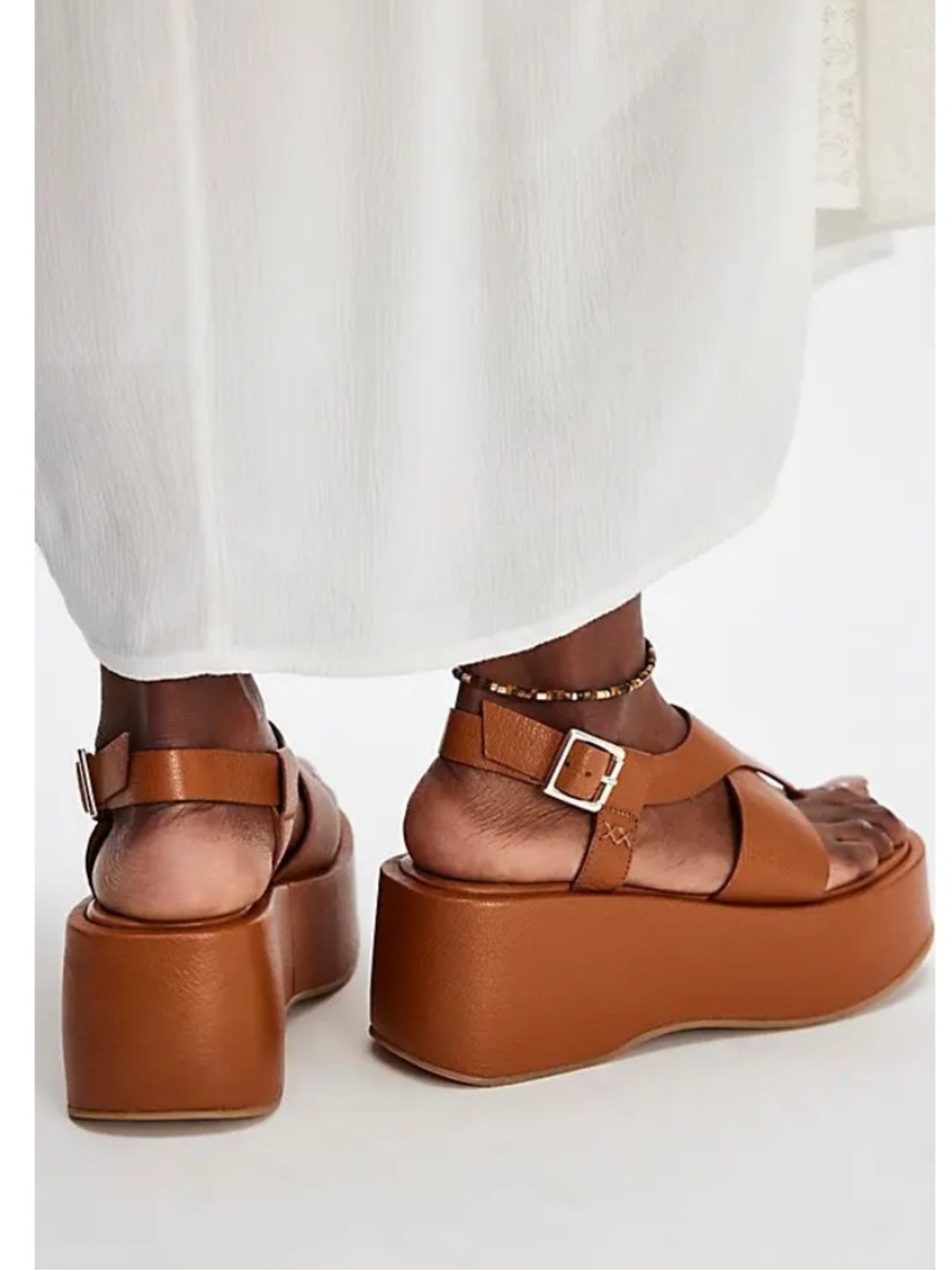 Holt Flatform Sandals
NWT
Color - cognac - Picture 4 of 7